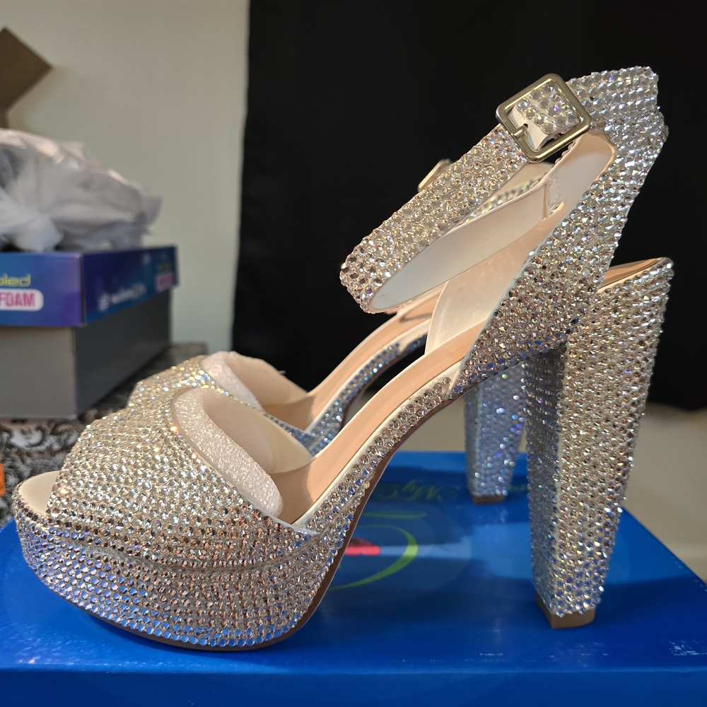 Sparkling Women's Silver Platform Heels